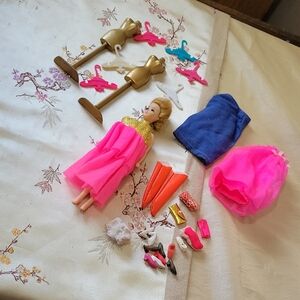 1970 Topper Dawn Doll~Dress Molds~Shoes~Cloths Hangers,Purses, Boots, Underwear